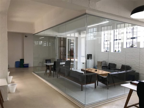 380  m² Office Space