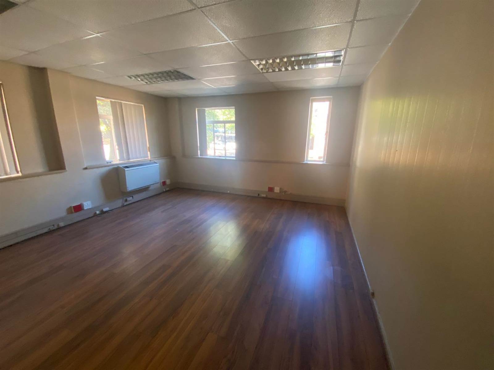 516  m² Commercial space in Parktown photo number 10
