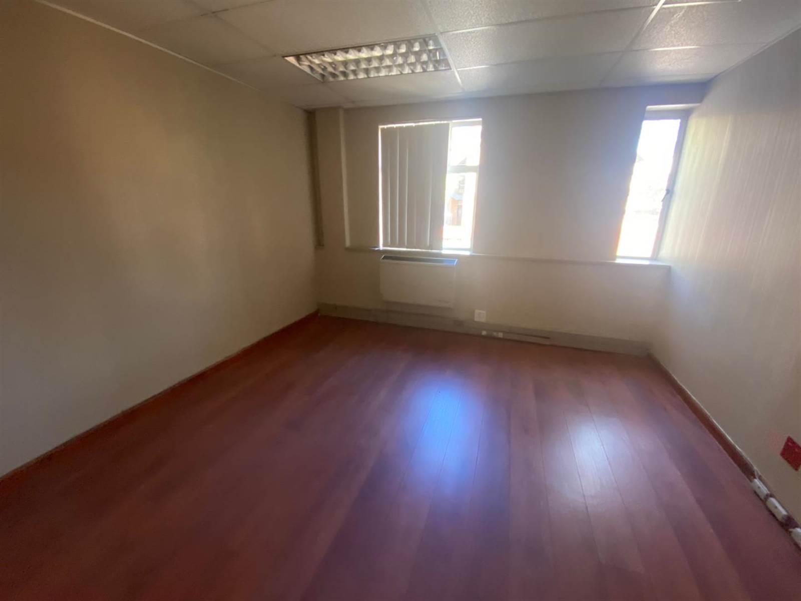 516  m² Commercial space in Parktown photo number 12