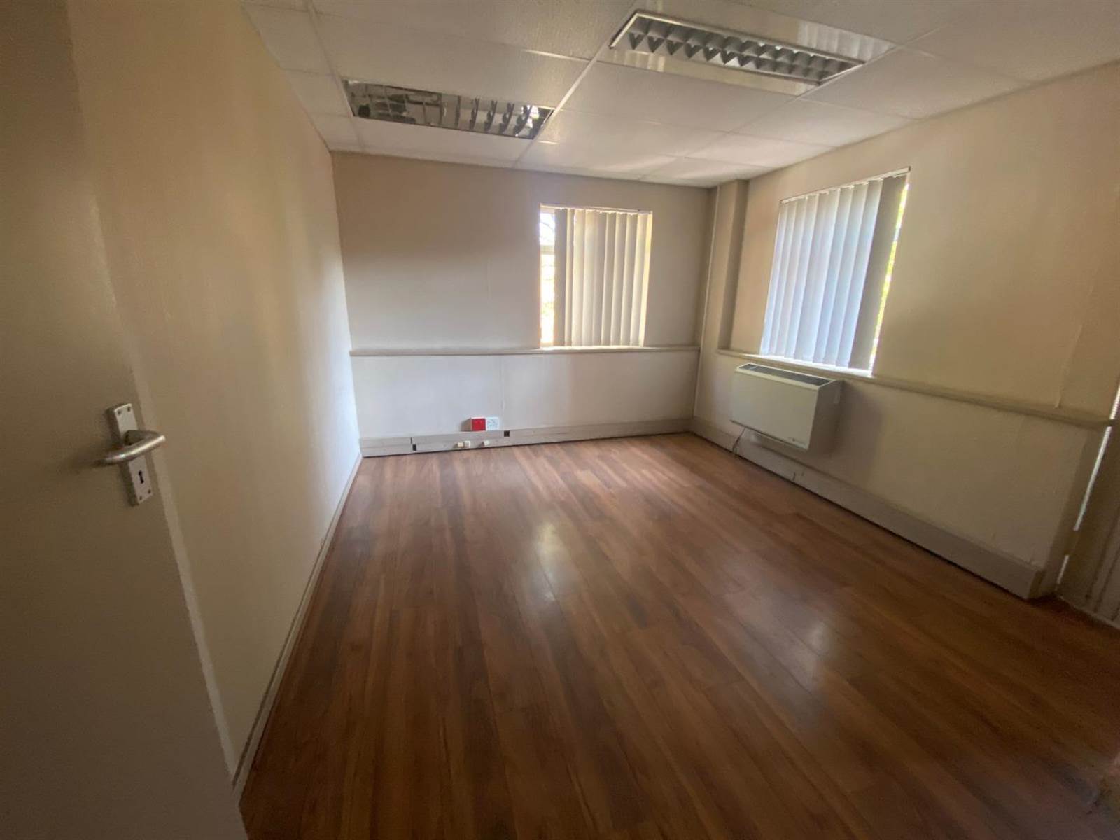 516  m² Commercial space in Parktown photo number 13