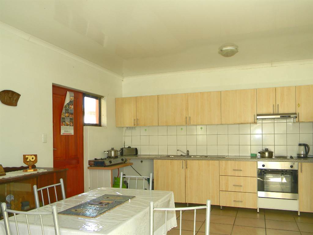 2 Bed House in Riverton photo number 5