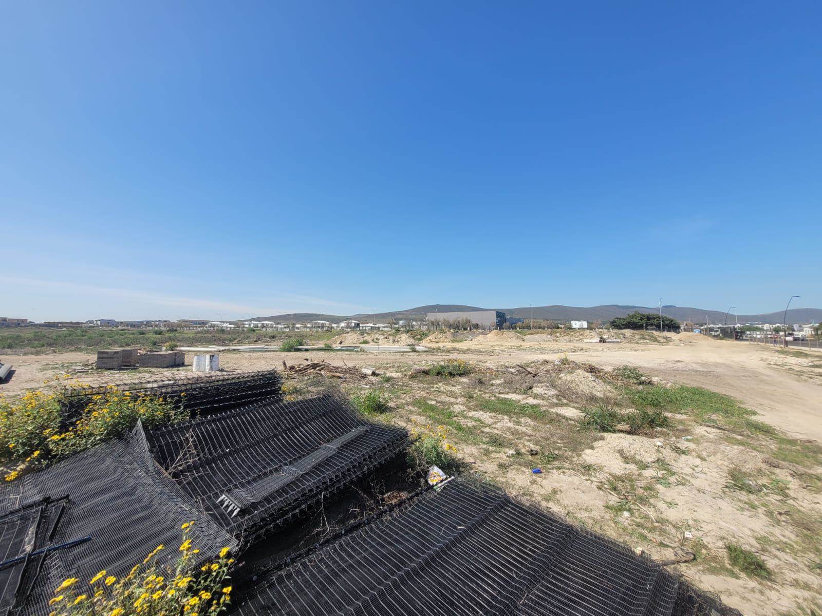 3.6 ha Land available in Milnerton photo number 4