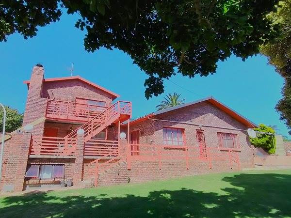 7 Bed House in Jeffreys Bay photo number 1