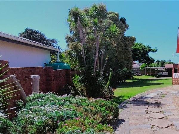 7 Bed House in Jeffreys Bay photo number 6
