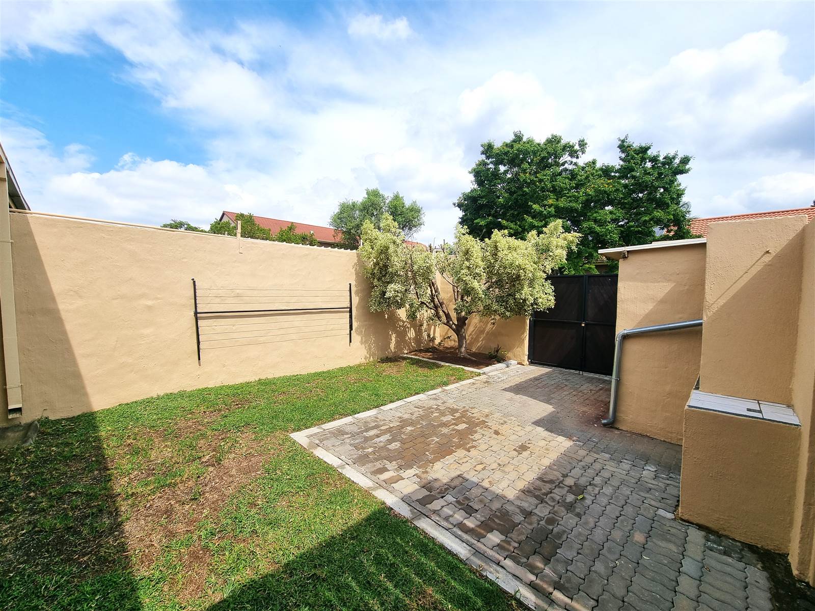 3 Bed Townhouse in Garsfontein photo number 25