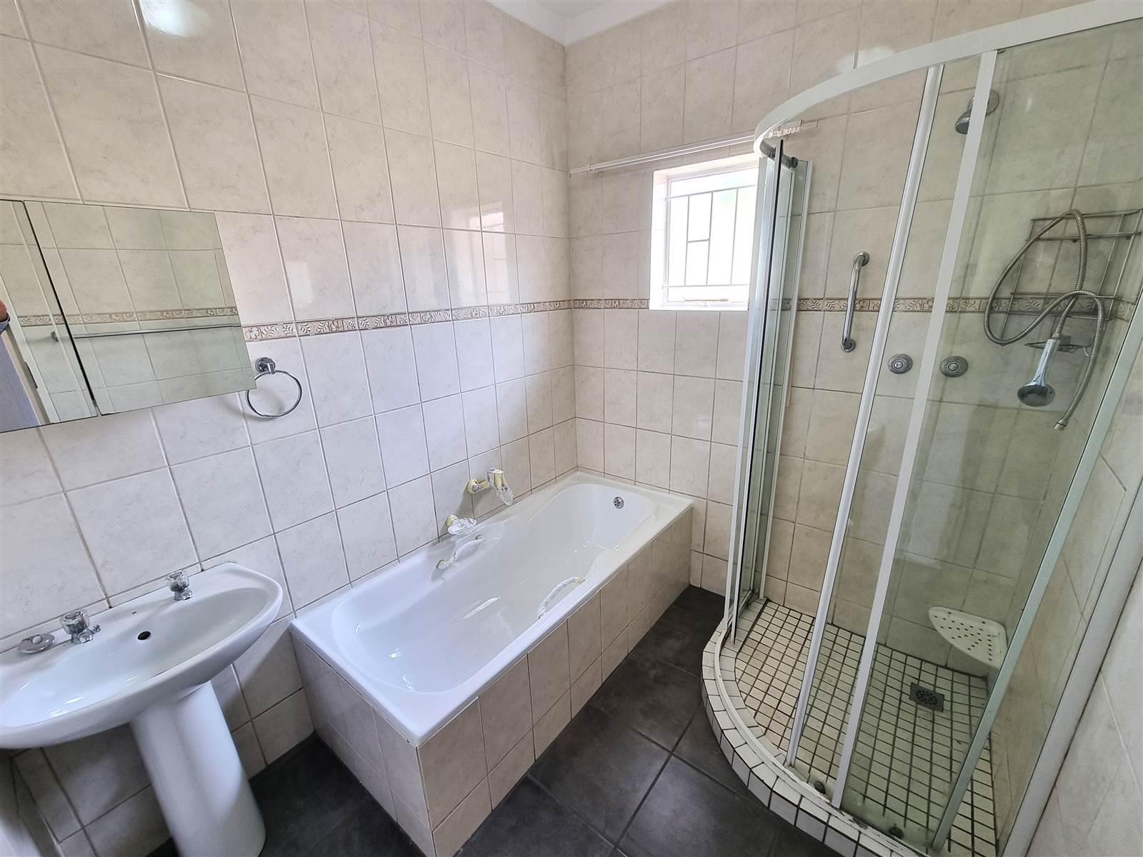 3 Bed Townhouse in Garsfontein photo number 17