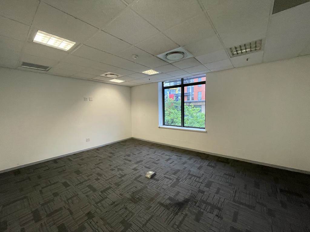 215  m² Commercial space in Melrose Arch photo number 3