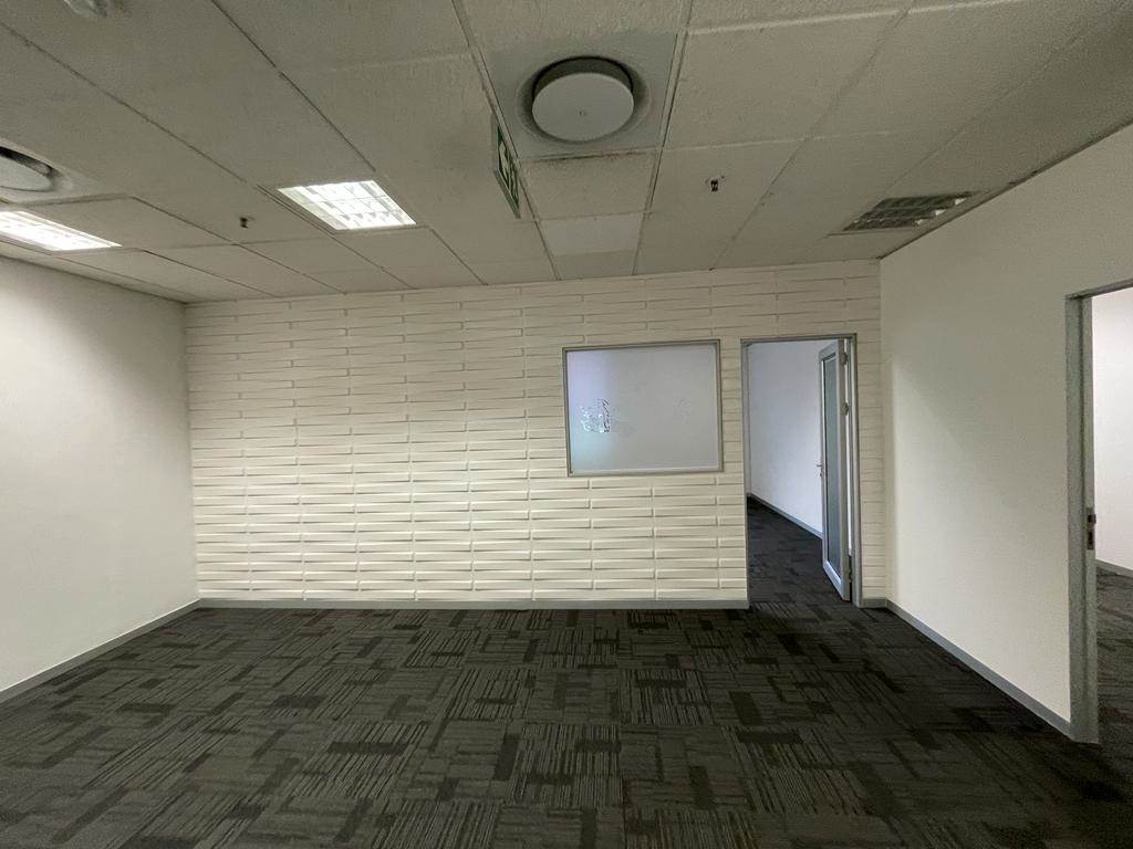 215  m² Commercial space in Melrose Arch photo number 4