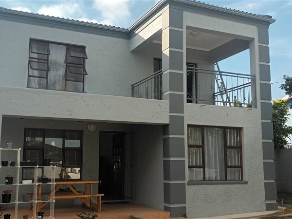 3 Bed Townhouse in Blanco
