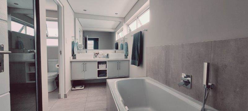 3 Bed House in Midstream Meadows photo number 17