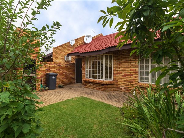 2 Bedroom Townhouse 2 Bedroom Townhouse