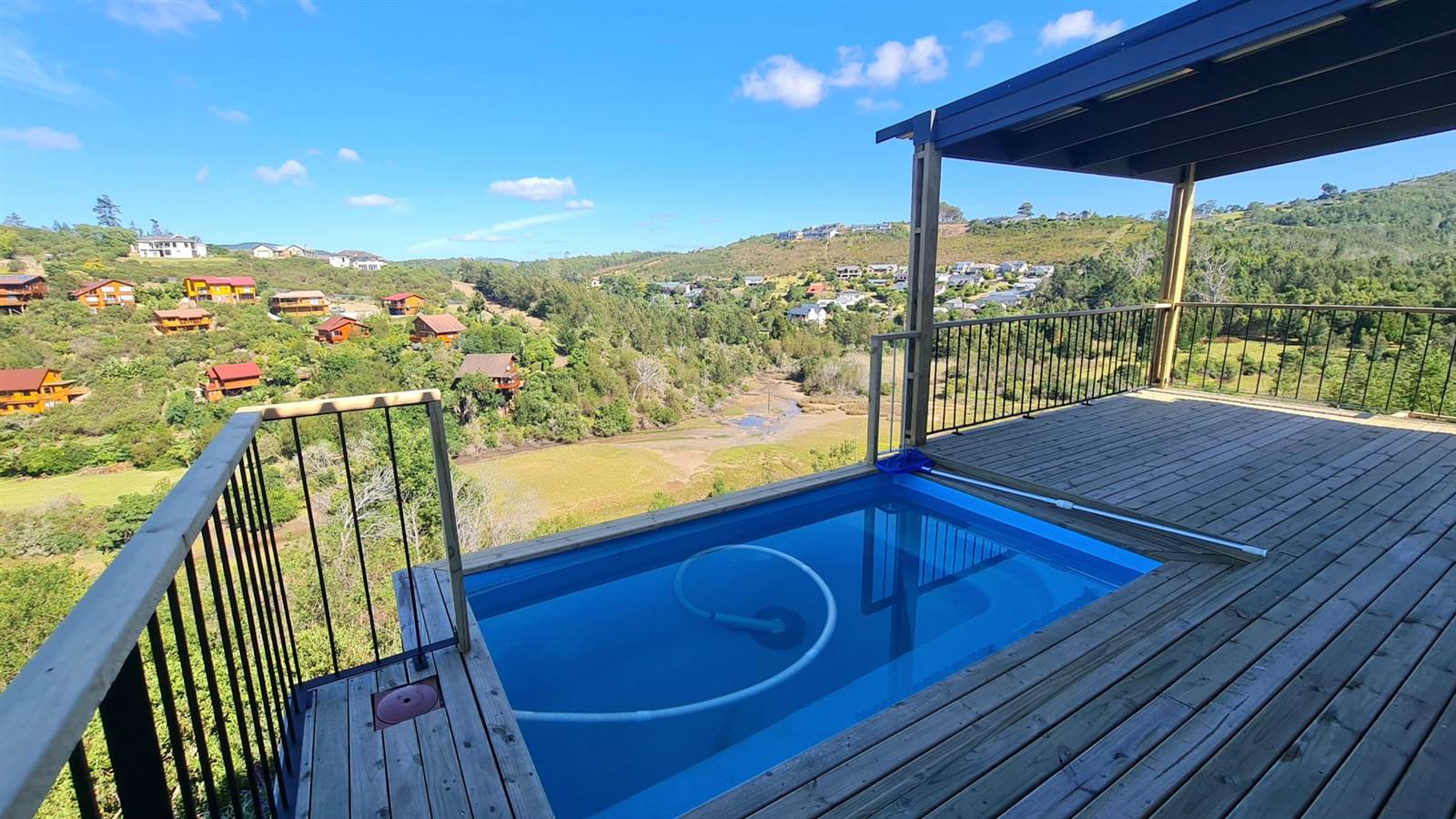 3 Bed House in Knysna Heights photo number 9