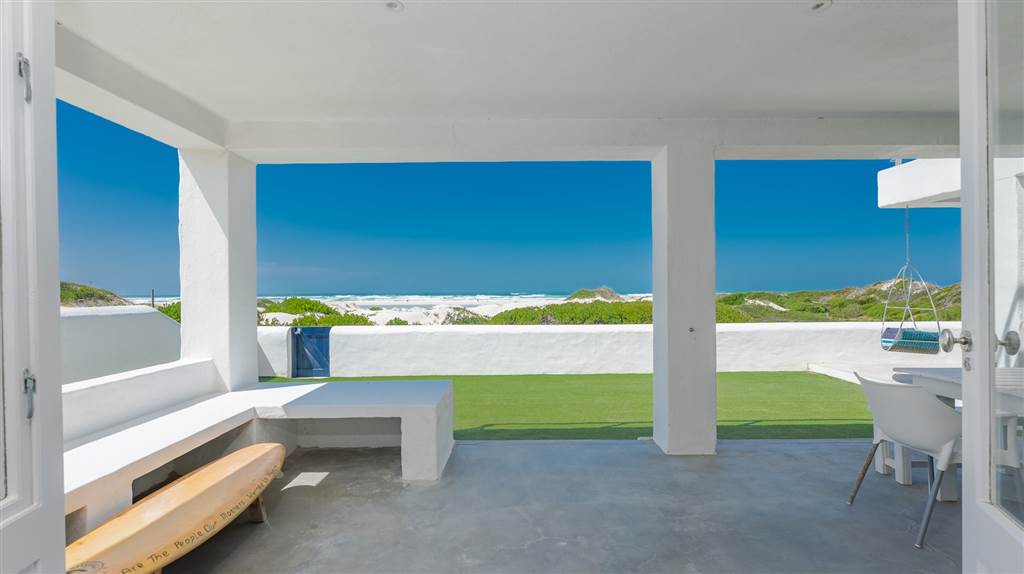 5 Bed House in Struisbaai photo number 9