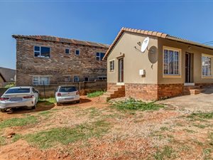2 Bed House in Cosmo City