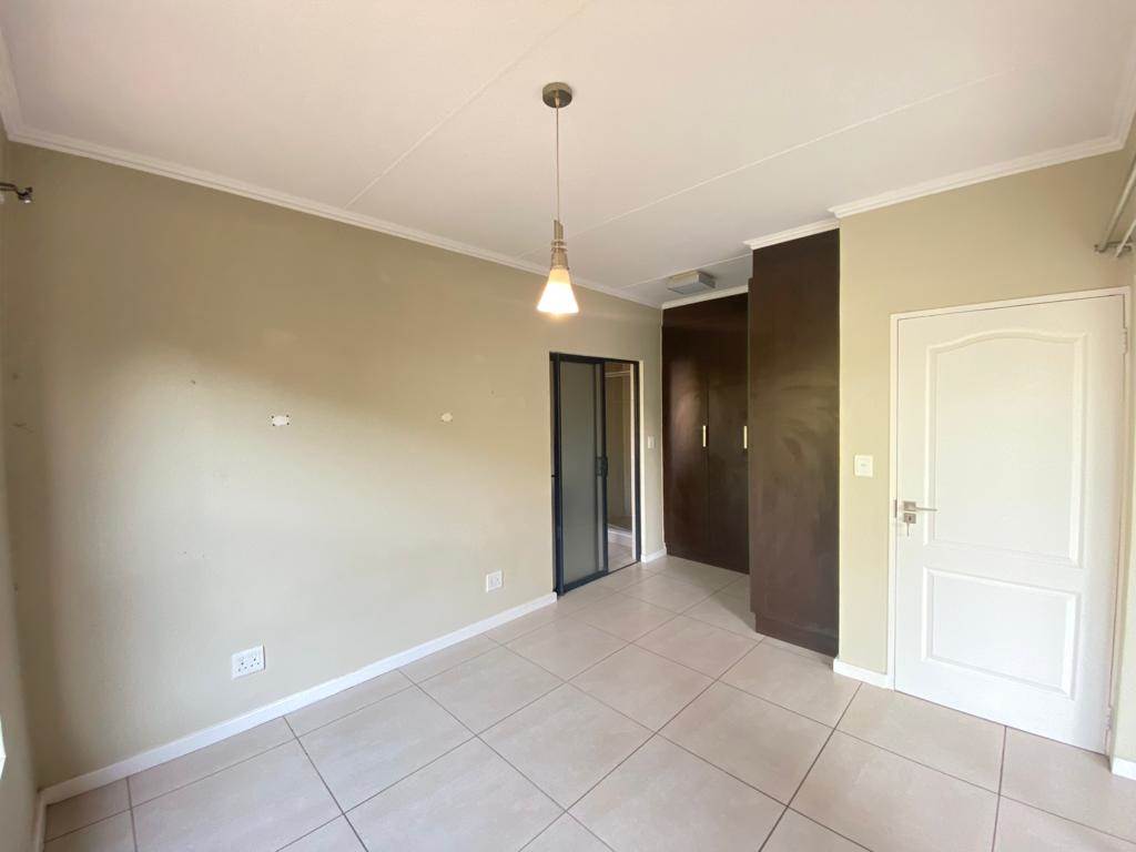 3 Bed Apartment in Kyalami Hills photo number 7