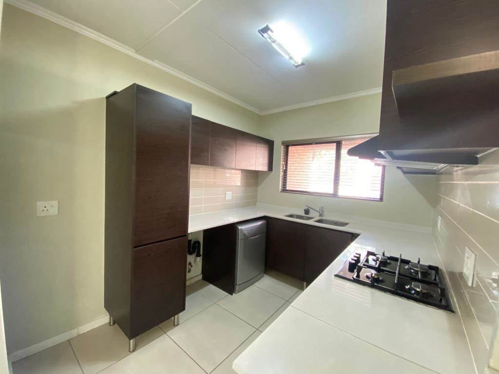 3 Bed Apartment in Kyalami Hills photo number 2