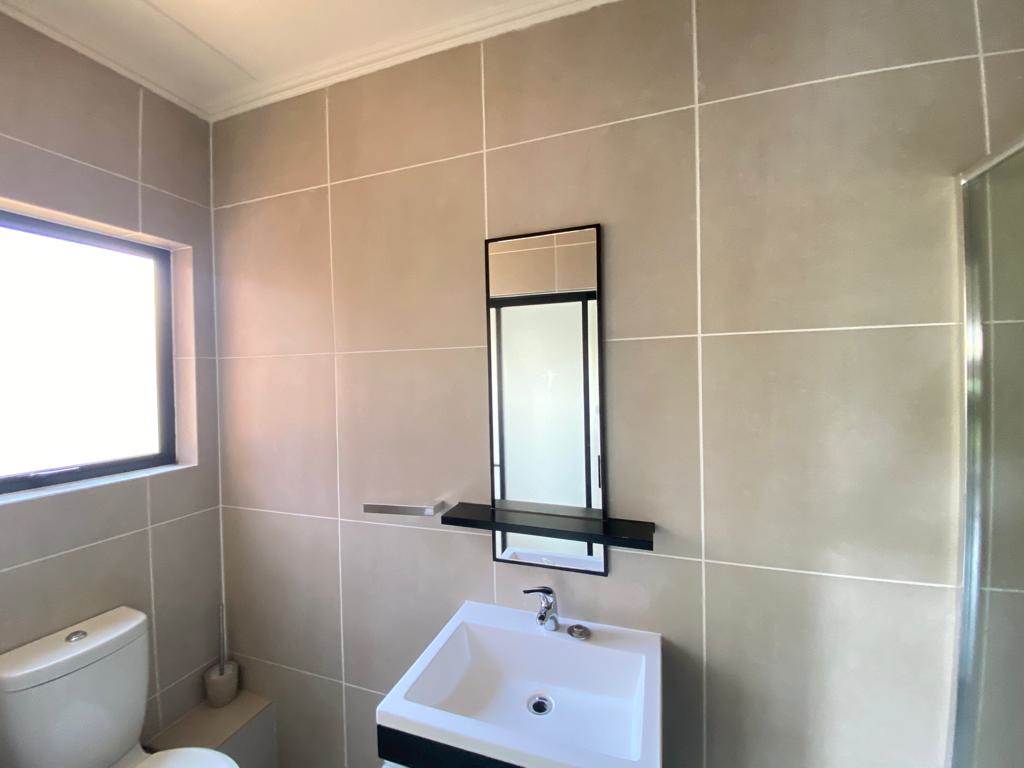 3 Bed Apartment in Kyalami Hills photo number 8