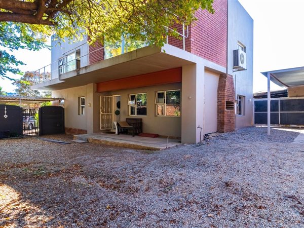 209.6  m² Office Space