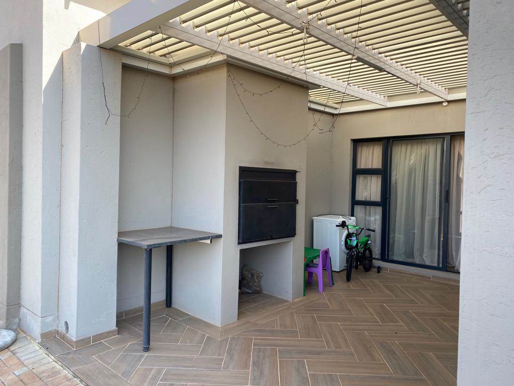 2 Bed House in Leloko photo number 2