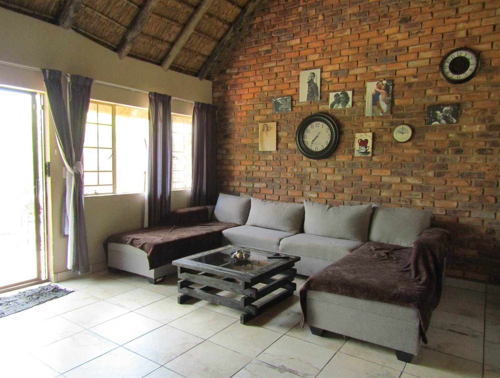 2 Bed Townhouse in Mnandi AH photo number 6