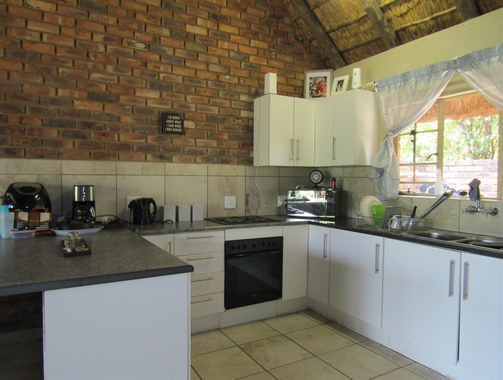 2 Bed Townhouse in Mnandi AH photo number 2