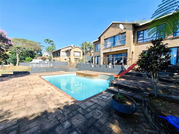10 Bed House in Shelly Beach
