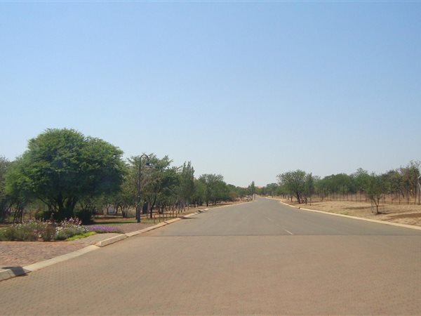 1 451 m² Land