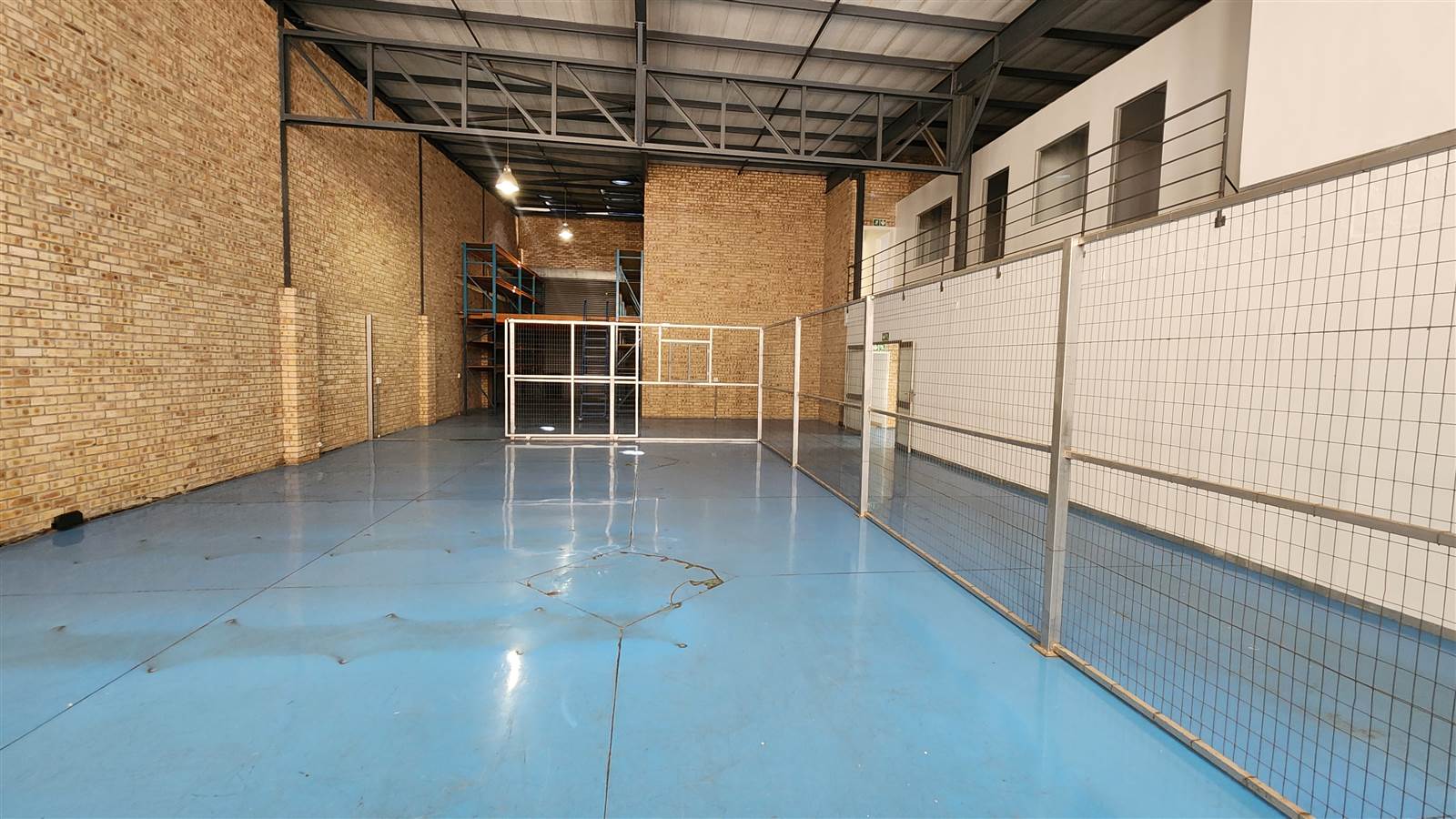574  m² Industrial space in North Riding photo number 4