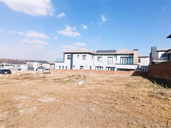 556 m² Land