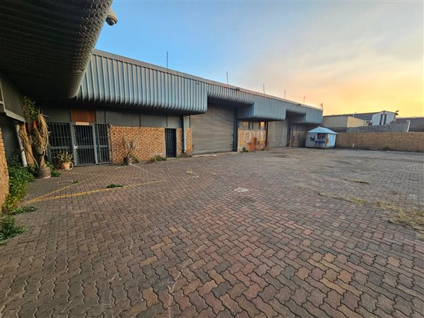 1 000  m² Industrial space