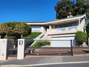 House in Vredehoek