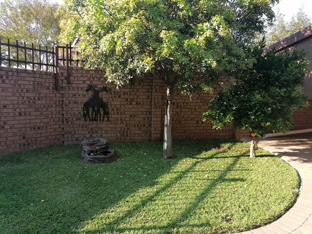 3 Bed House in Modimolle photo number 2