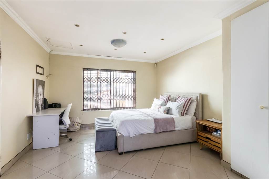 3 Bed House in Bloubosrand photo number 11