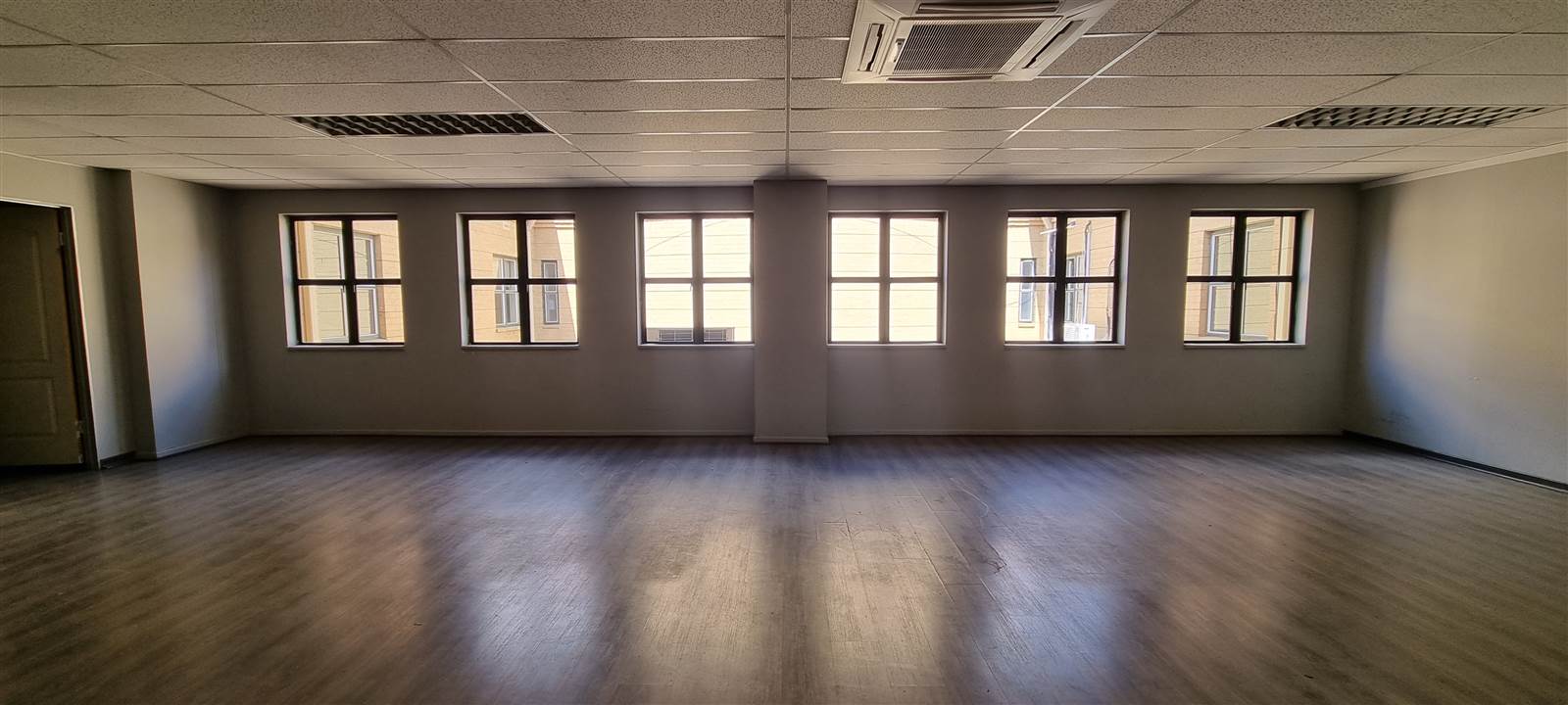 587  m² Commercial space in Bryanston photo number 28