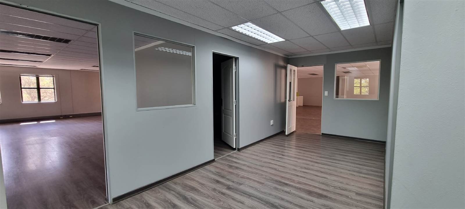 587  m² Commercial space in Bryanston photo number 19