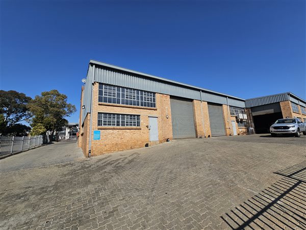 306  m² Industrial space