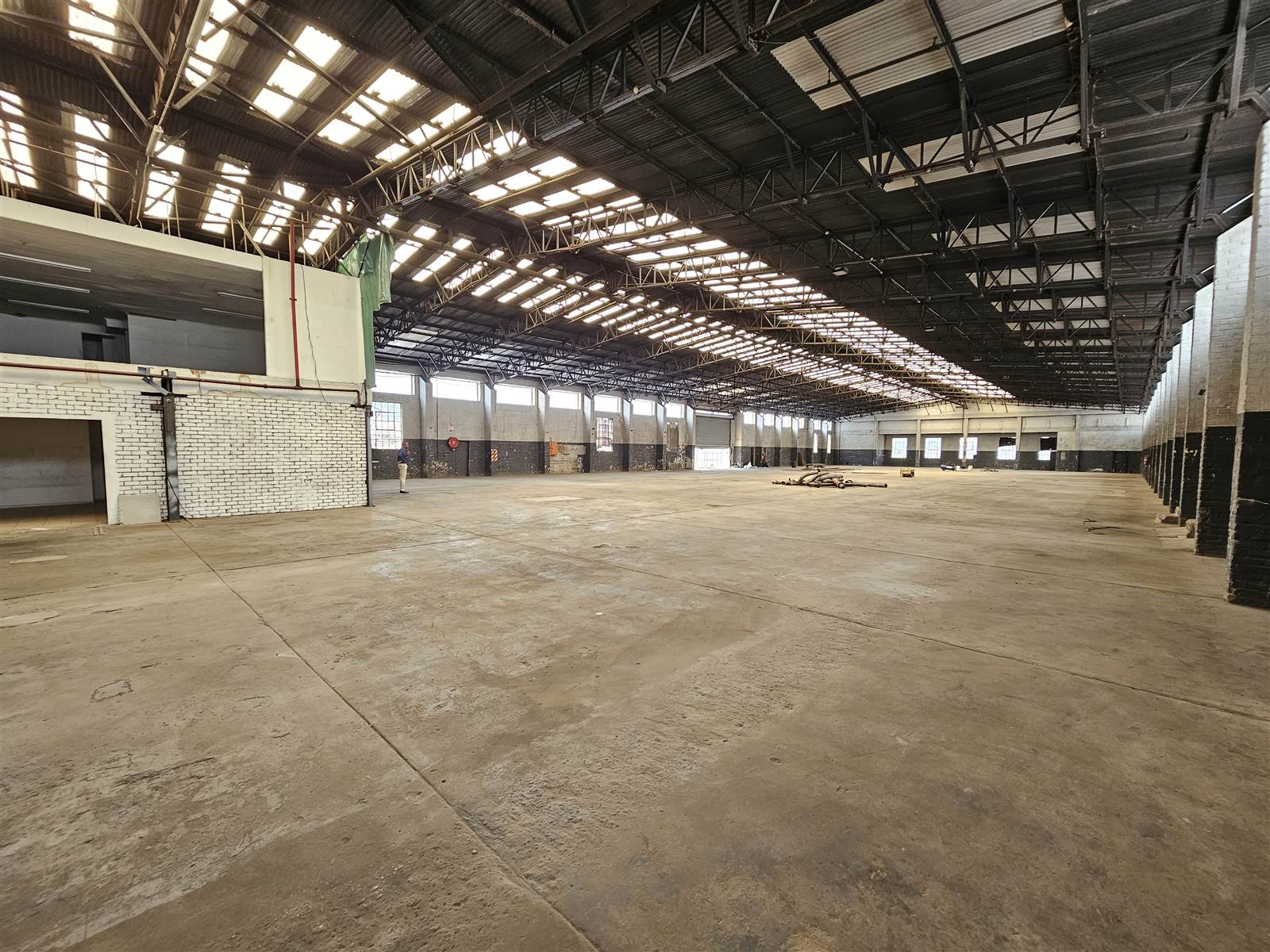 2117  m² Industrial space in Benoni South photo number 2