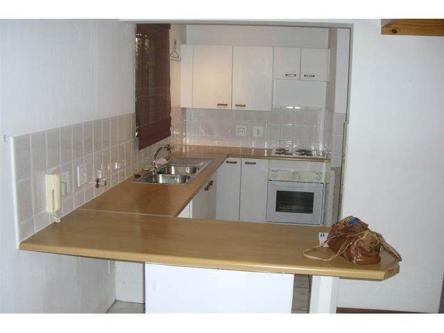 2 Bed Townhouse in Dowerglen photo number 9
