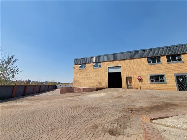 273  m² Industrial space