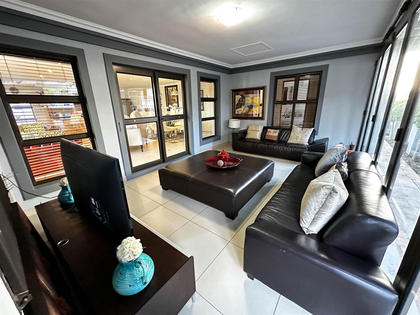 4 Bed House in Bloubergstrand photo number 12