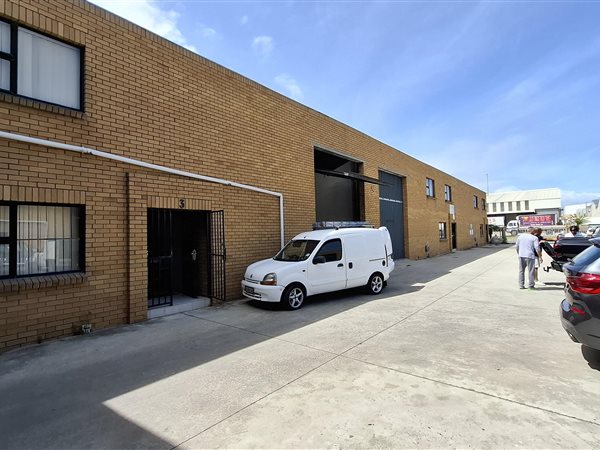 216  m² Industrial space