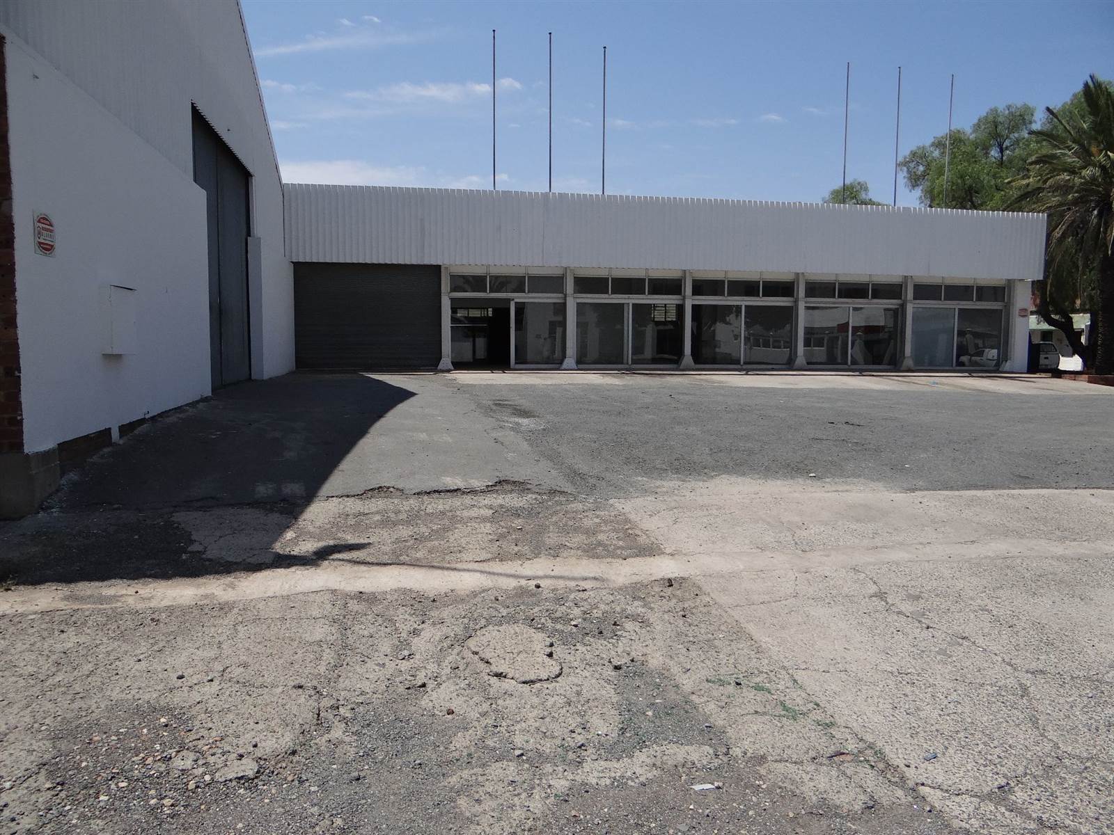 Industrial space in Beaufort West photo number 4