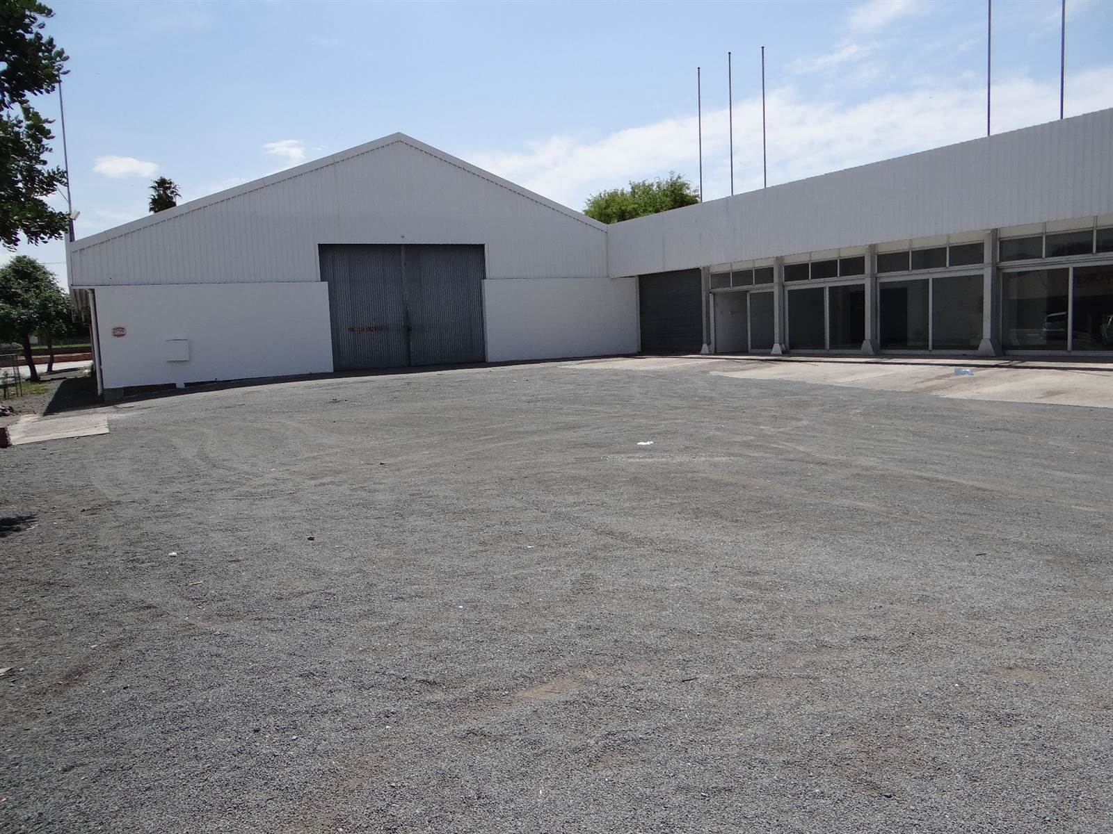 Industrial space in Beaufort West photo number 2