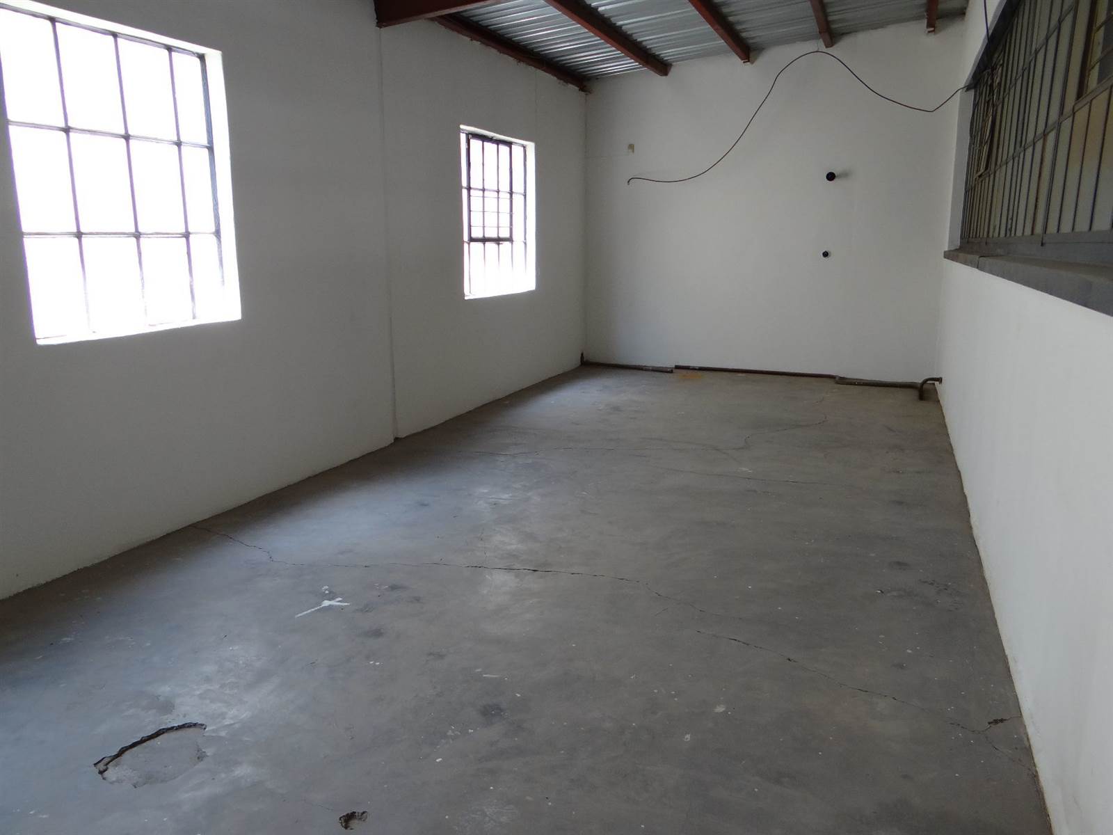 Industrial space in Beaufort West photo number 20