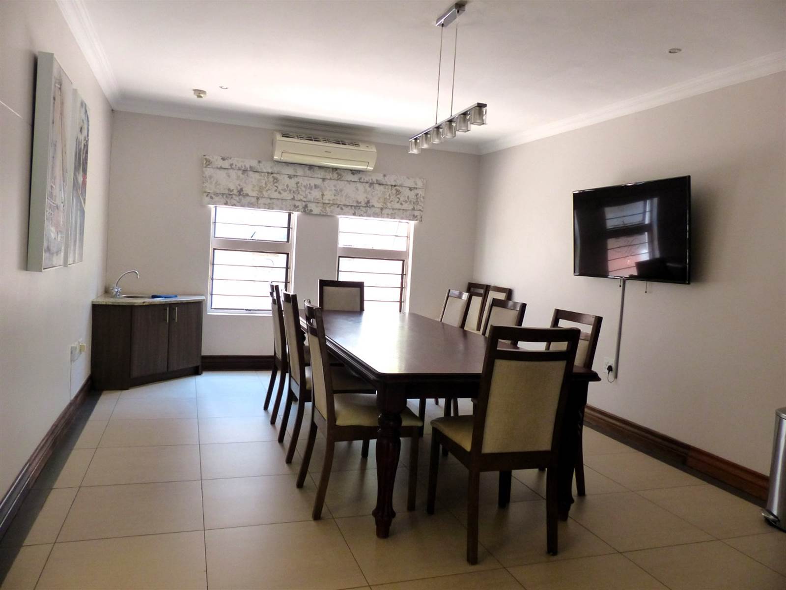 1 Bed Apartment in Douglasdale photo number 19