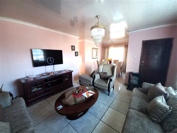 2 Bedroom House 2 Bedroom House