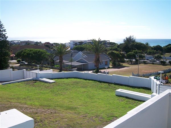 1 393 m² Land