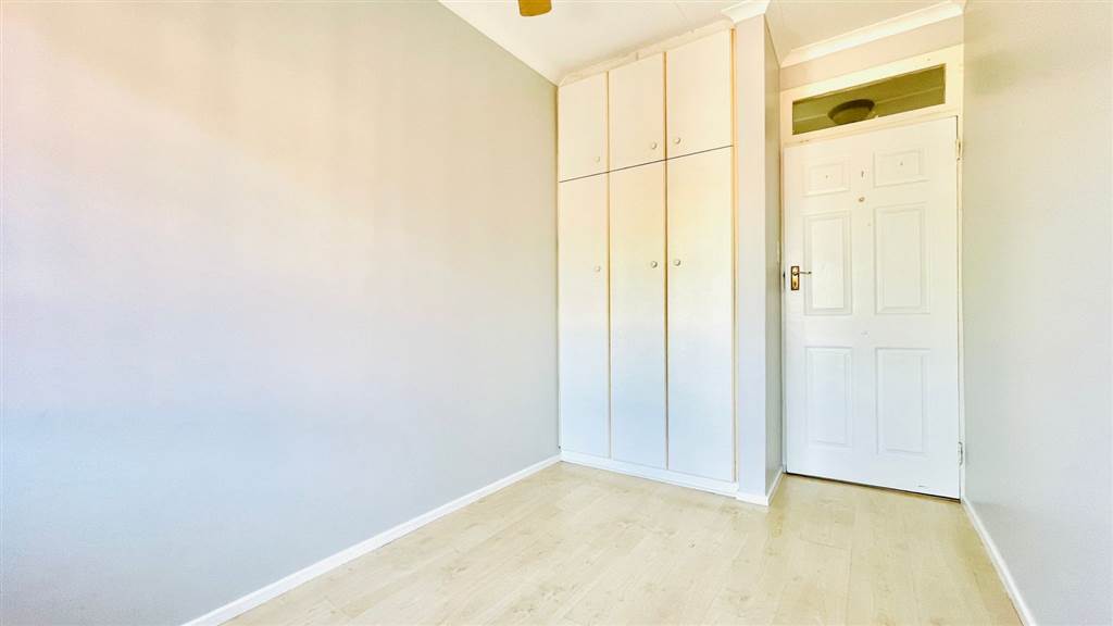 3 Bed Apartment in Essenwood photo number 15