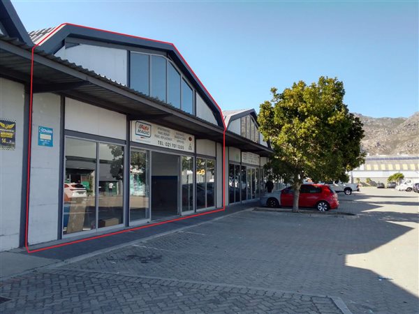 450  m² Retail Space