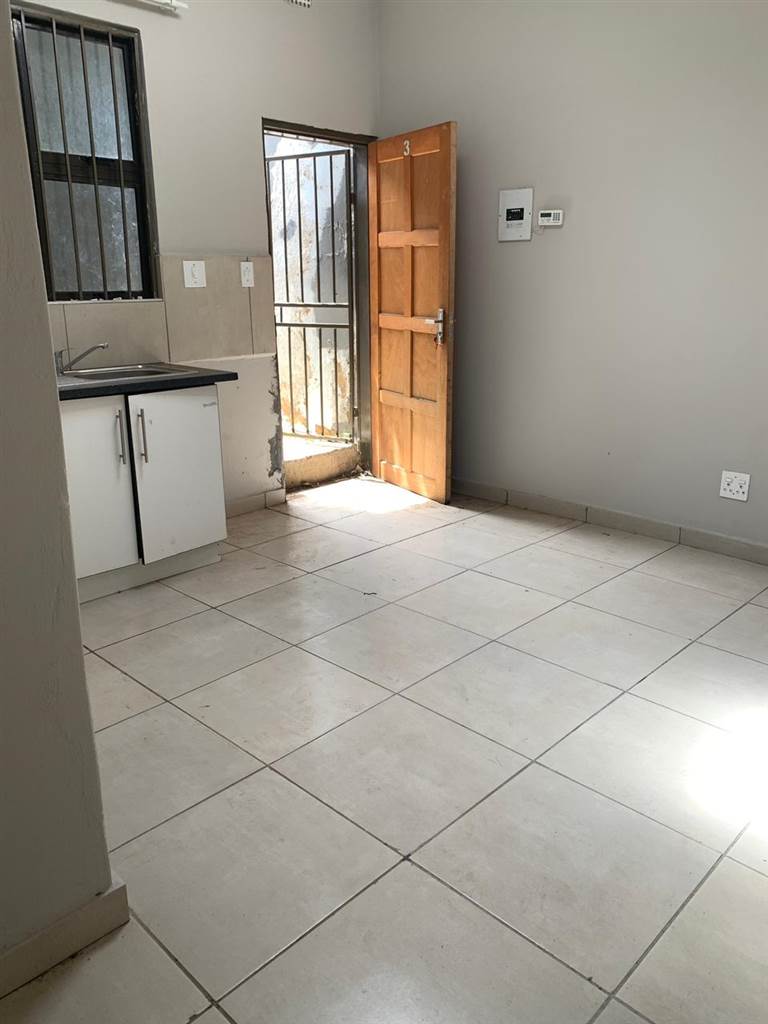 1 Bed House in Rosettenville photo number 4